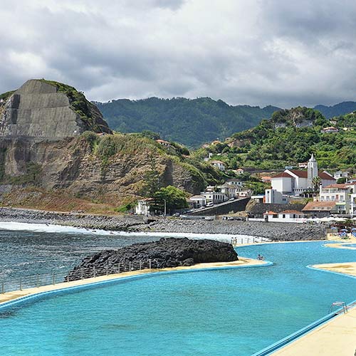 Porto da Cruz Bathing Complex