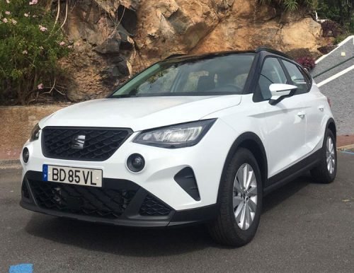 Rent a SEAT ARONA BD-85-VL White in Madeira